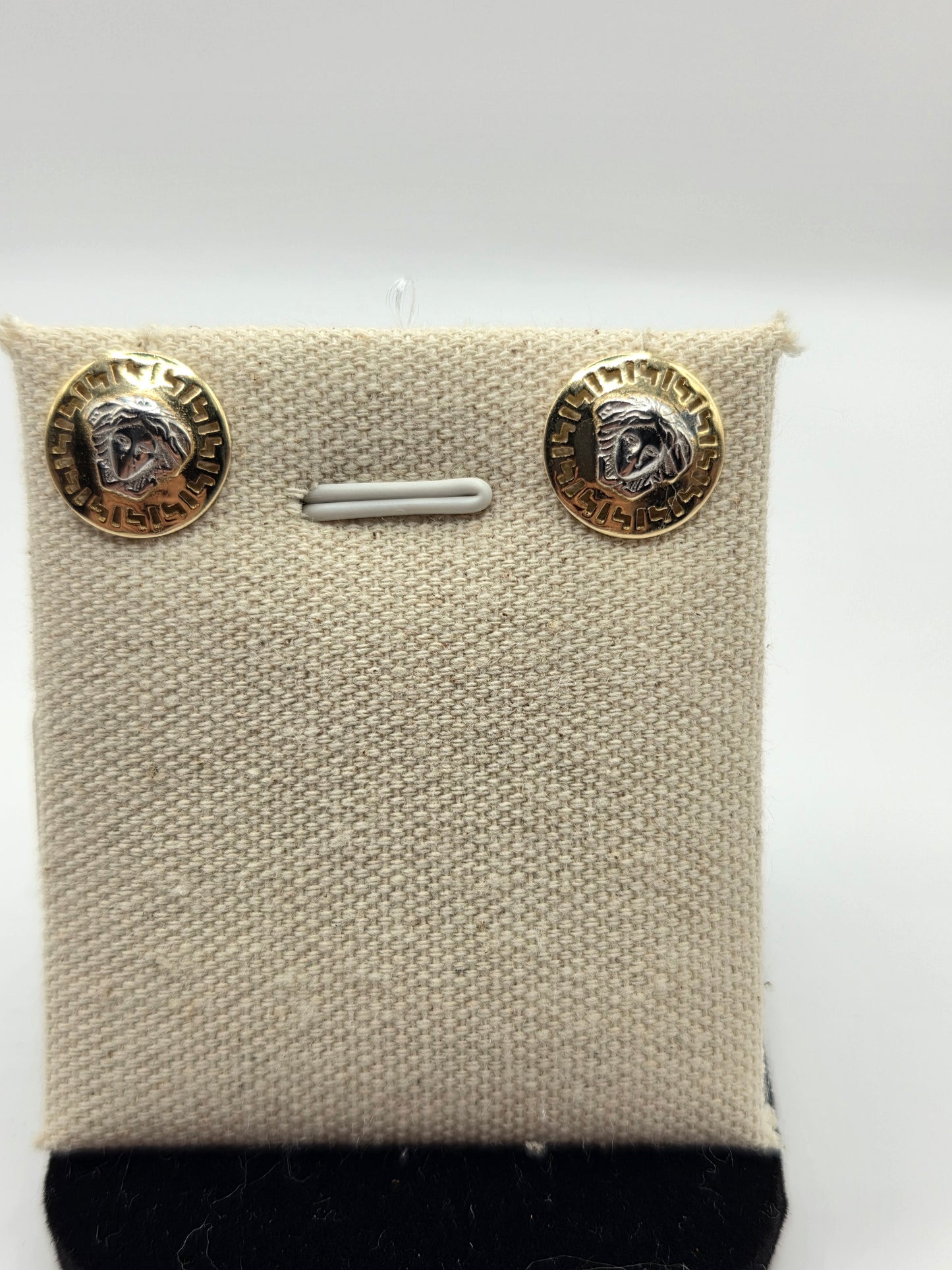 Aretes