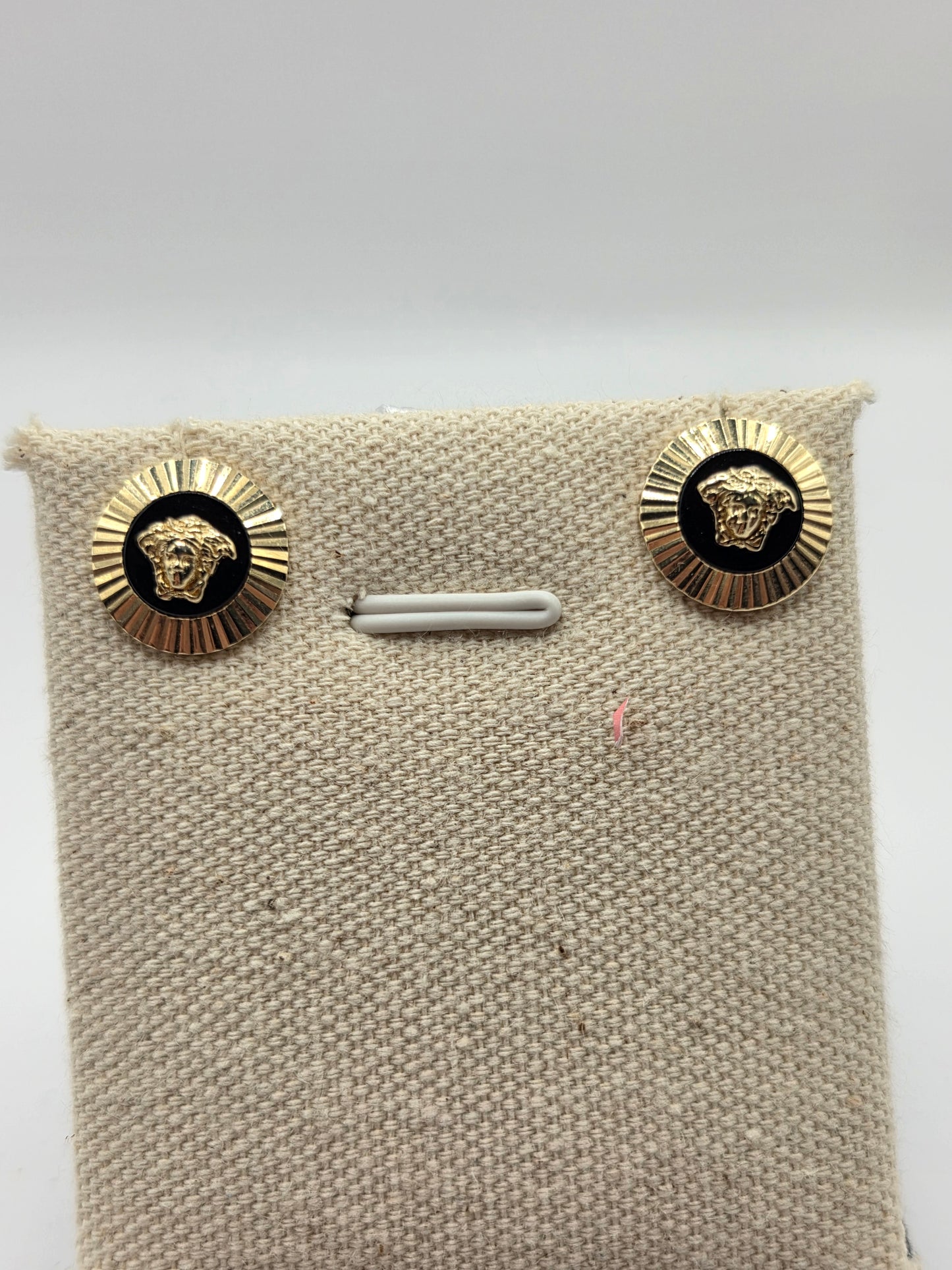 Aretes